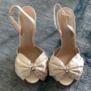 Kate Spade happily satin ivory bridal shoes 7B